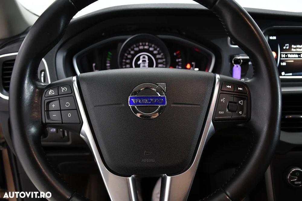 Volvo V40 D2 Ocean Race - 17