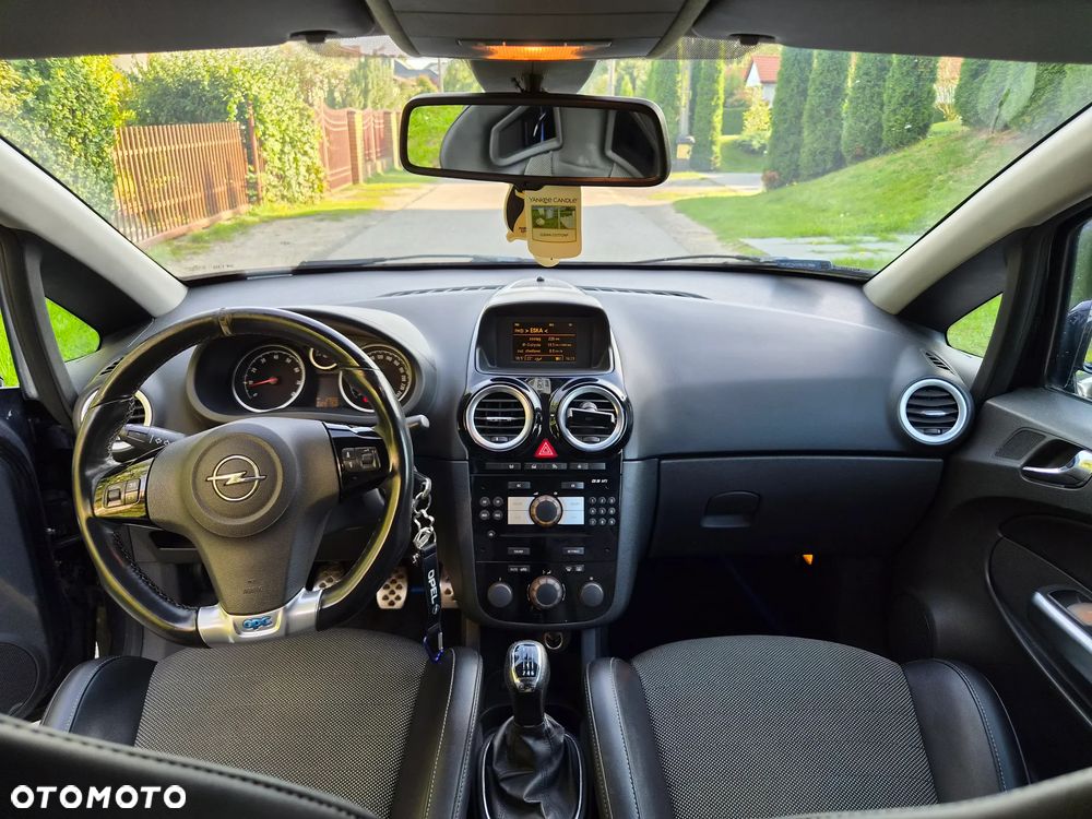 Opel Corsa 1.6T OPC - 7