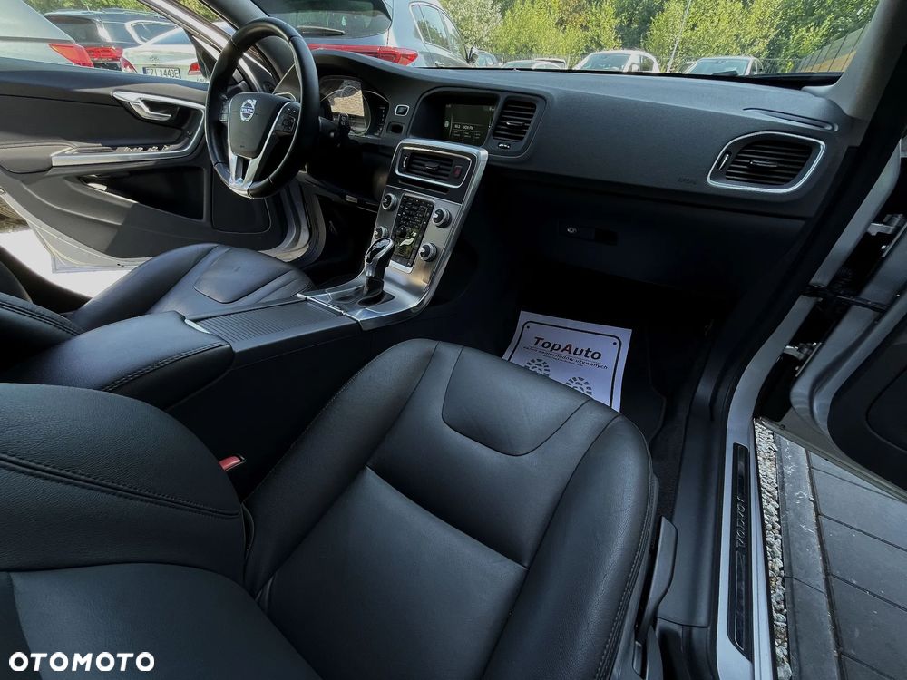 Volvo V60 D4 Geartronic Momentum - 15