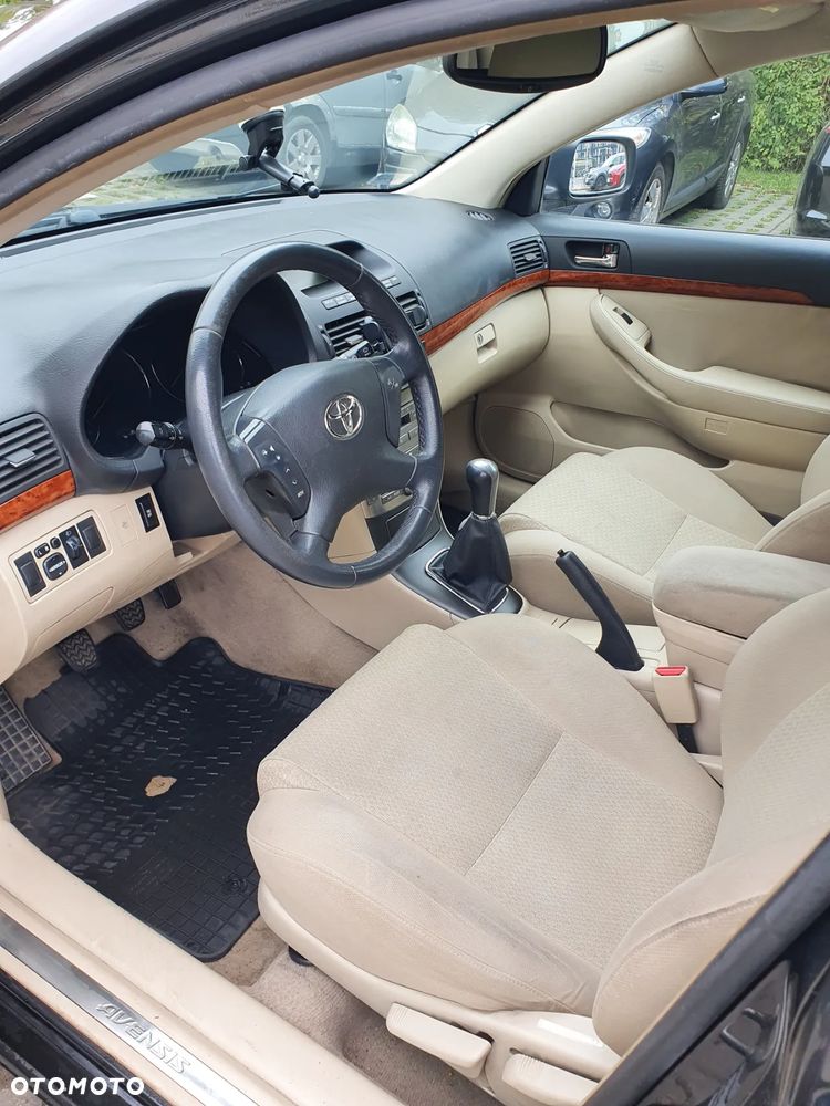 Toyota Avensis 2.0 VVT-i Sol Plus - 9