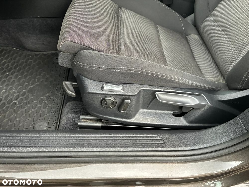 Volkswagen Passat 2.0 TDI BMT Comfortline DSG7 - 11