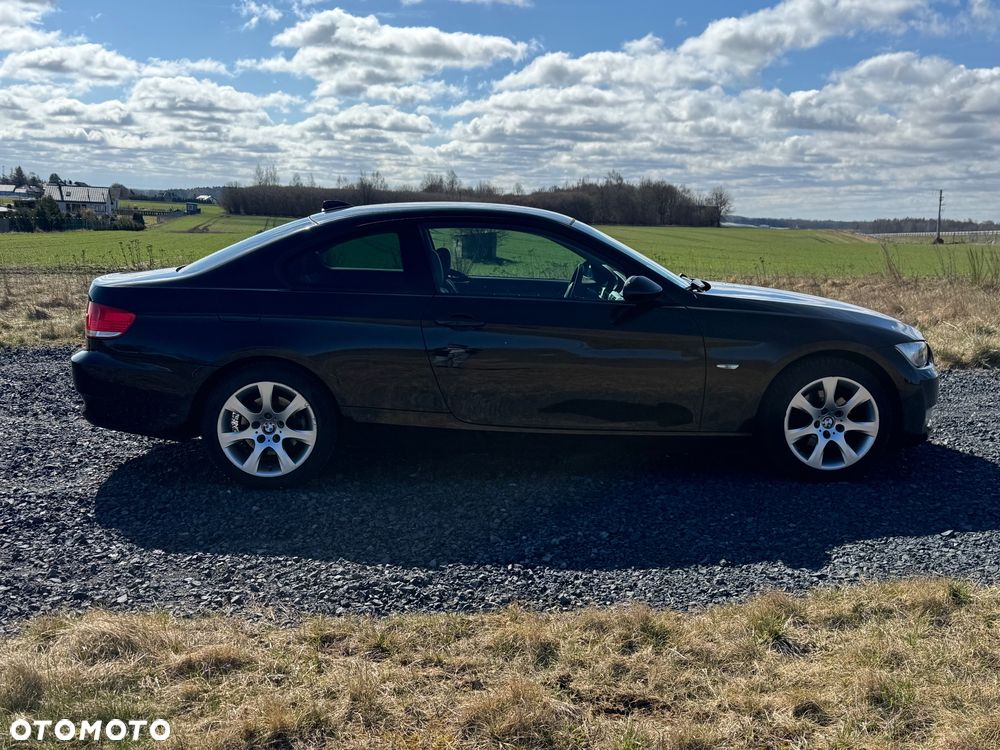 BMW Seria 3 320i - 4