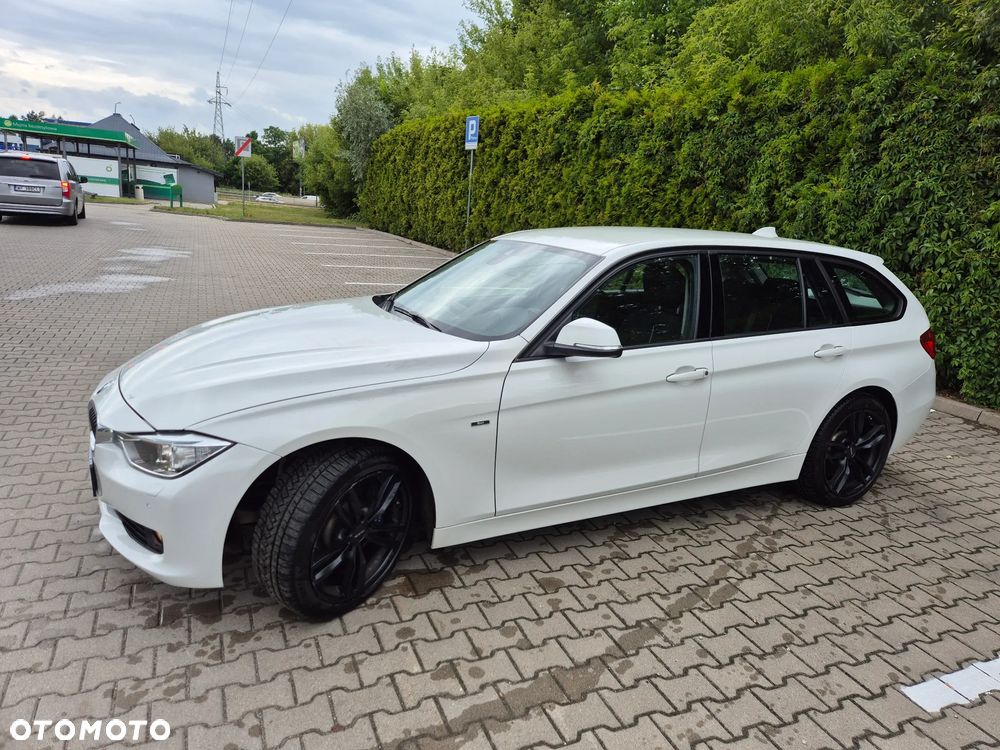 BMW Seria 3 335i Touring Sport Line - 4