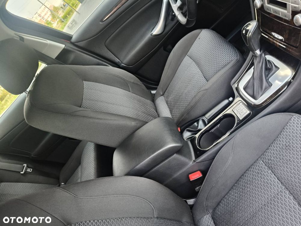 Ford Mondeo 2.3 Ghia - 14