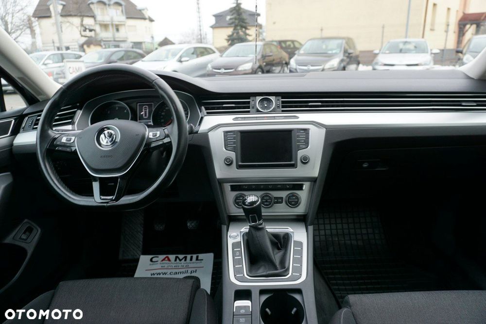 Volkswagen Passat - 19