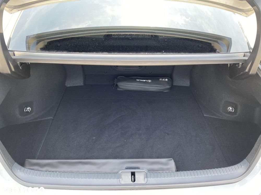 Lexus ES 300h Business Edition - 15