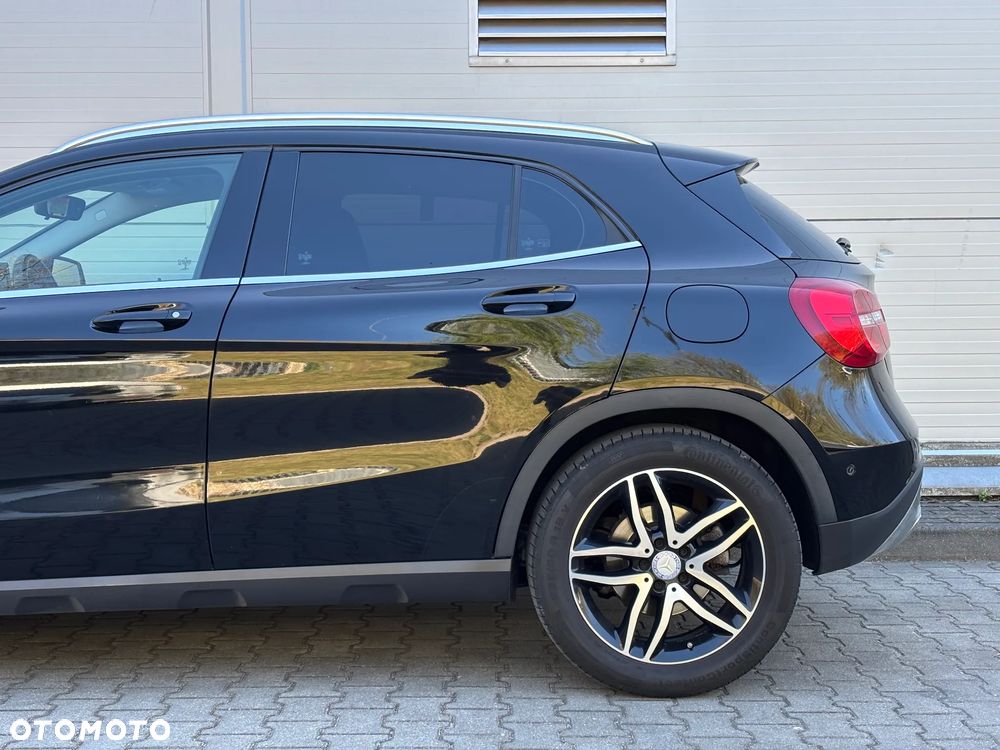 Mercedes-Benz GLA 200 7G-DCT Urban - 9