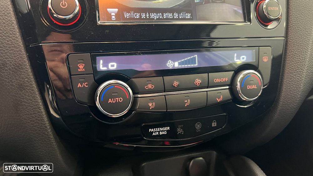 Nissan Qashqai 1.2 DIG-T N-Connecta RS+PS 18 - 27
