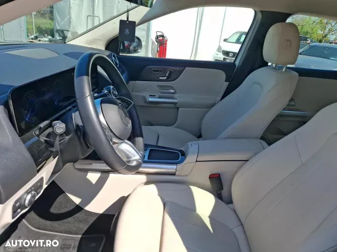Mercedes-Benz EQA 250+ - 12