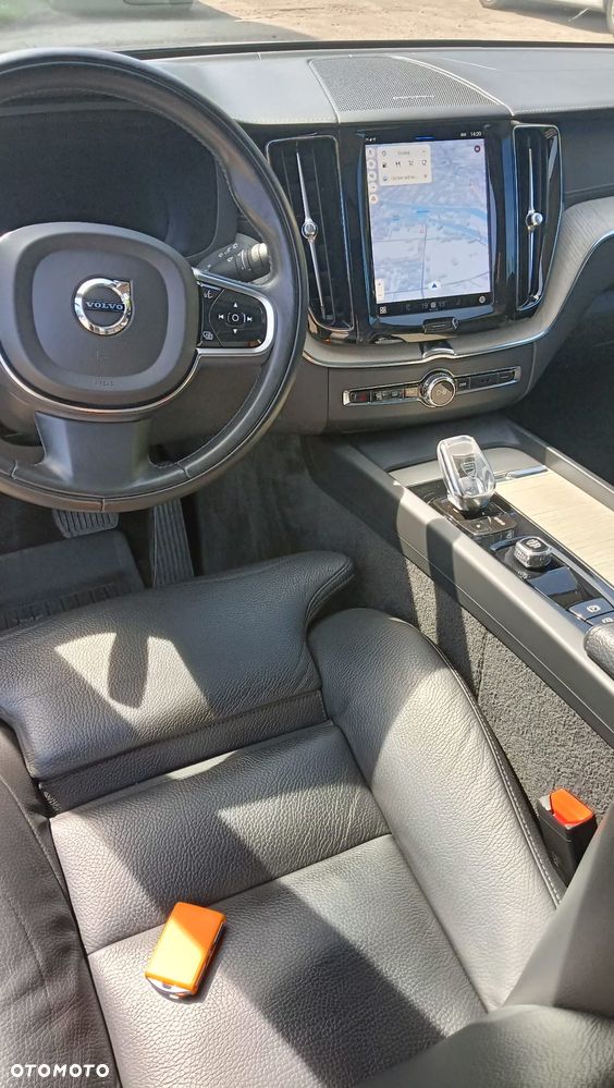 Volvo XC 60 B4 B Essential - 18
