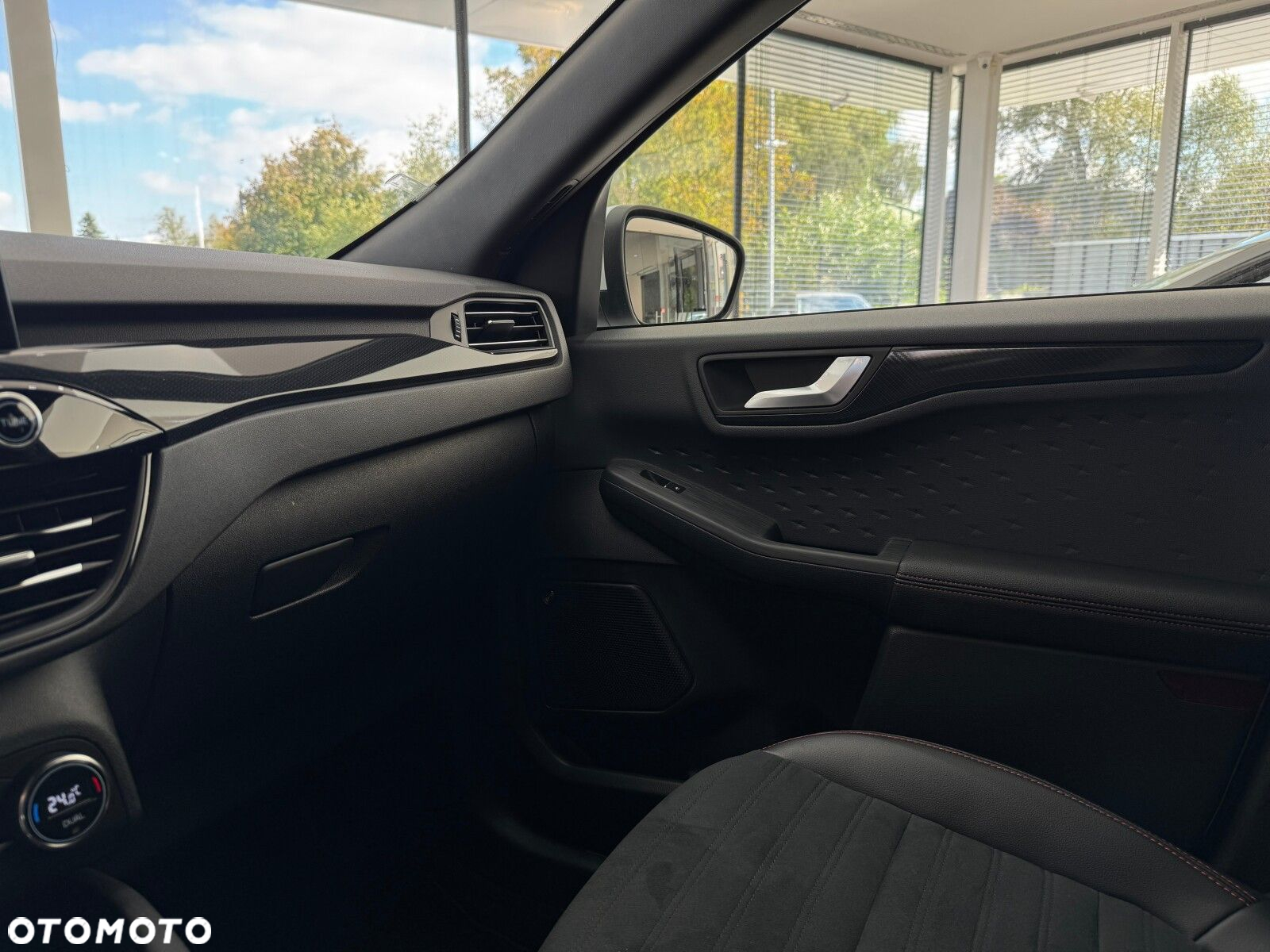 Ford Kuga 1.5 EcoBoost FWD ST-Line X - 27
