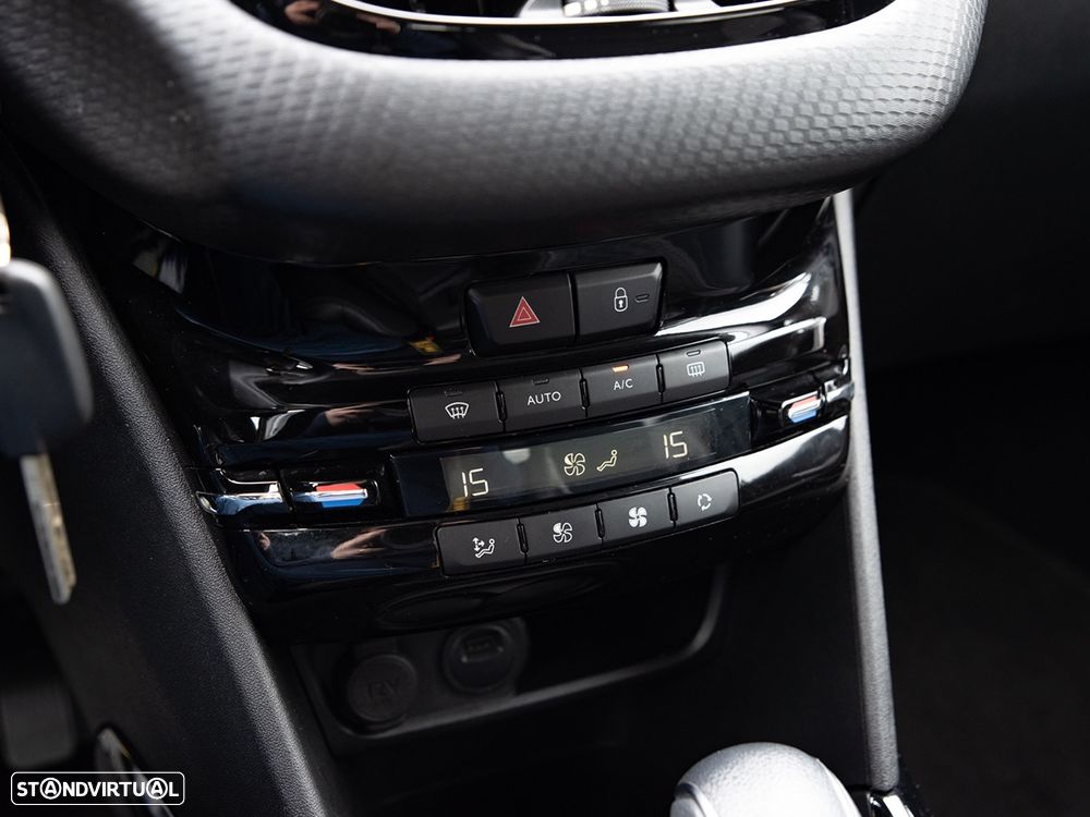 Peugeot 2008 1.2 PureTech Allure EAT6 - 16