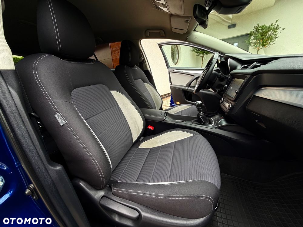 Toyota Avensis 2.0 D-4D Premium - 11