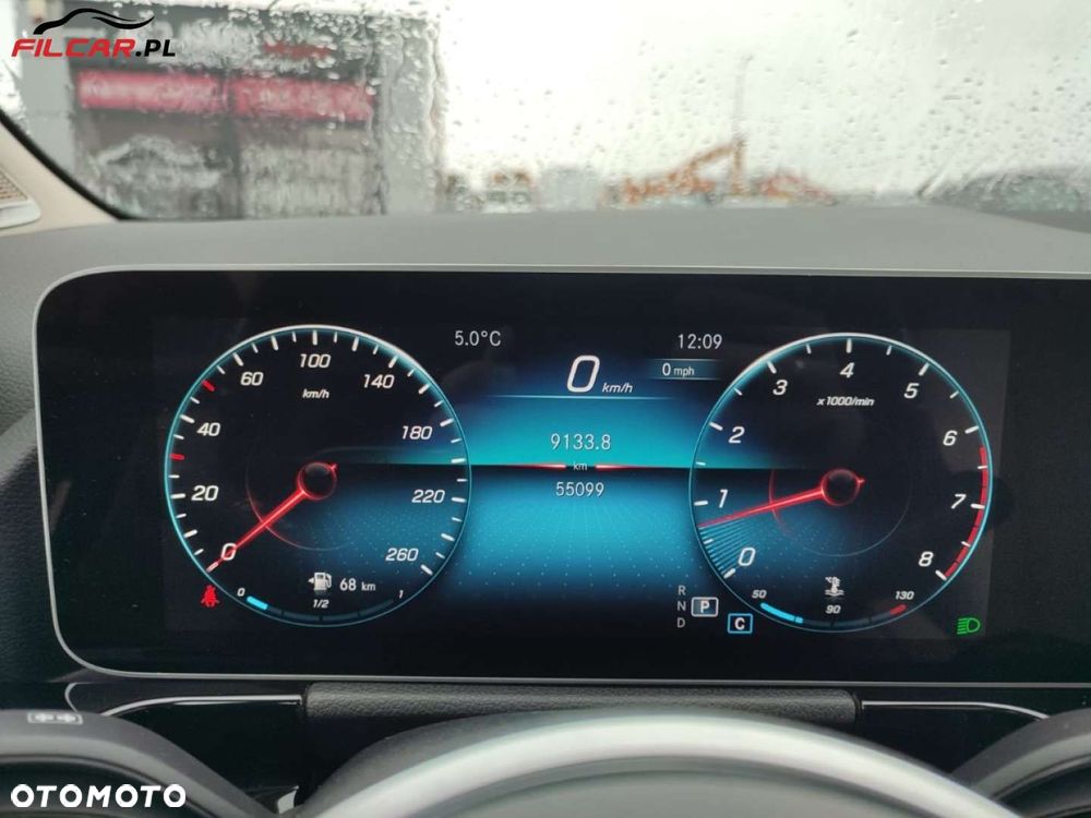 Mercedes-Benz GLA - 11