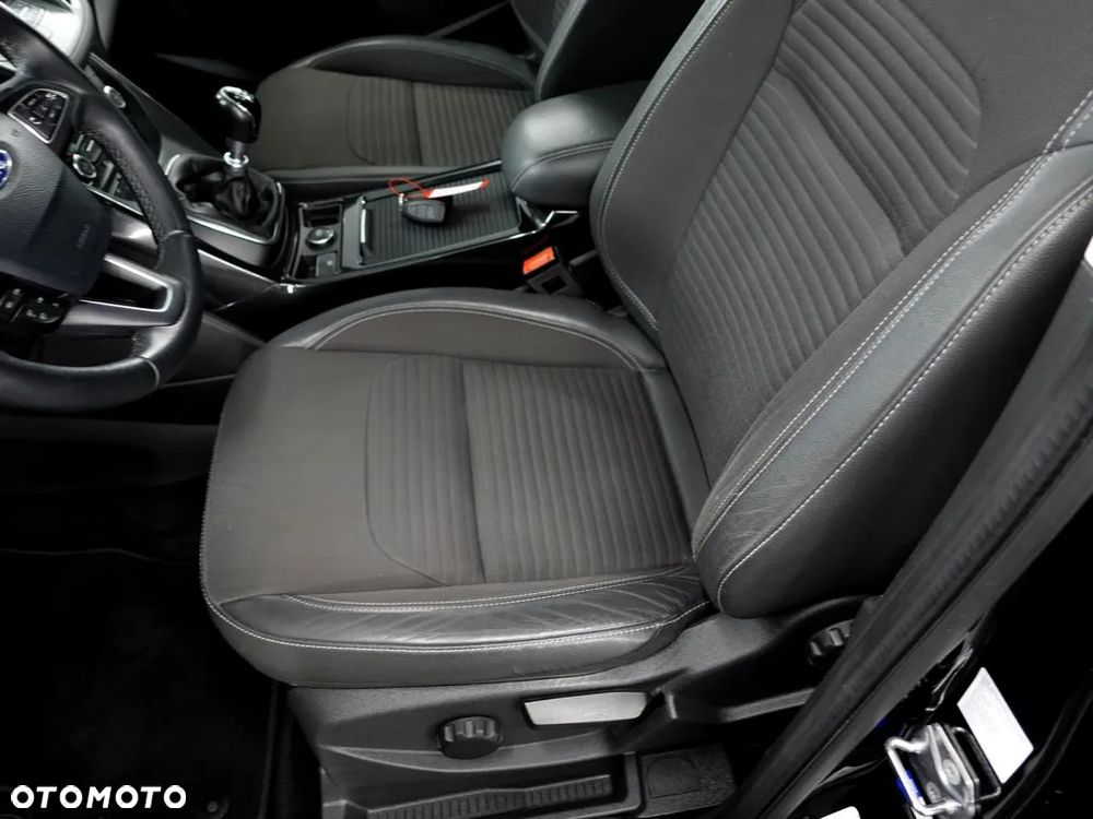 Ford Kuga 1.5 EcoBoost FWD Titanium - 14