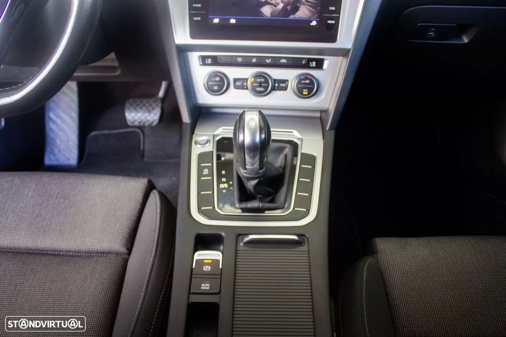 VW Passat Variant - 17