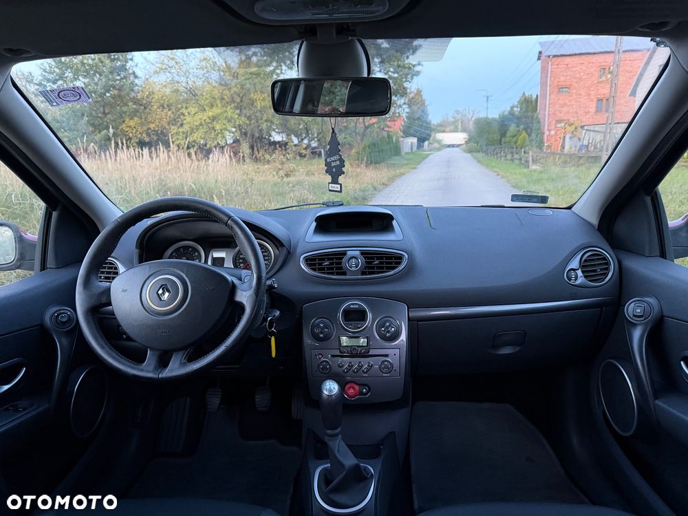 Renault Clio - 21