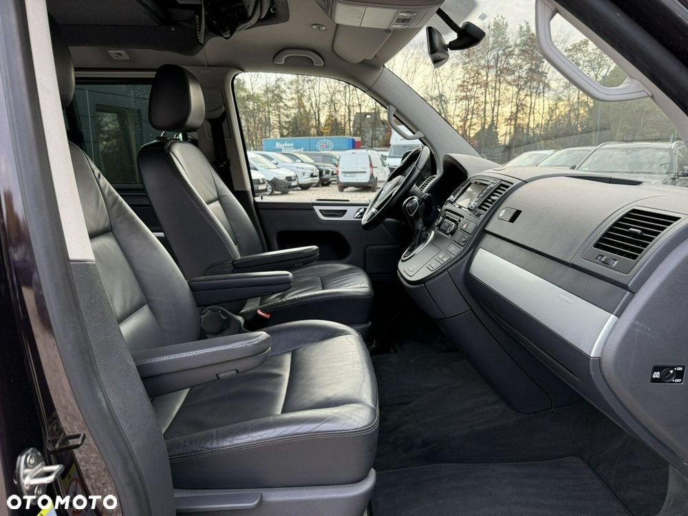 Volkswagen Multivan - 24