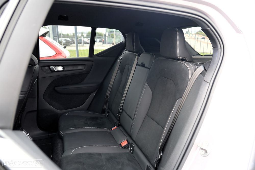 Volvo XC 40 2.0 B3 Core - 9