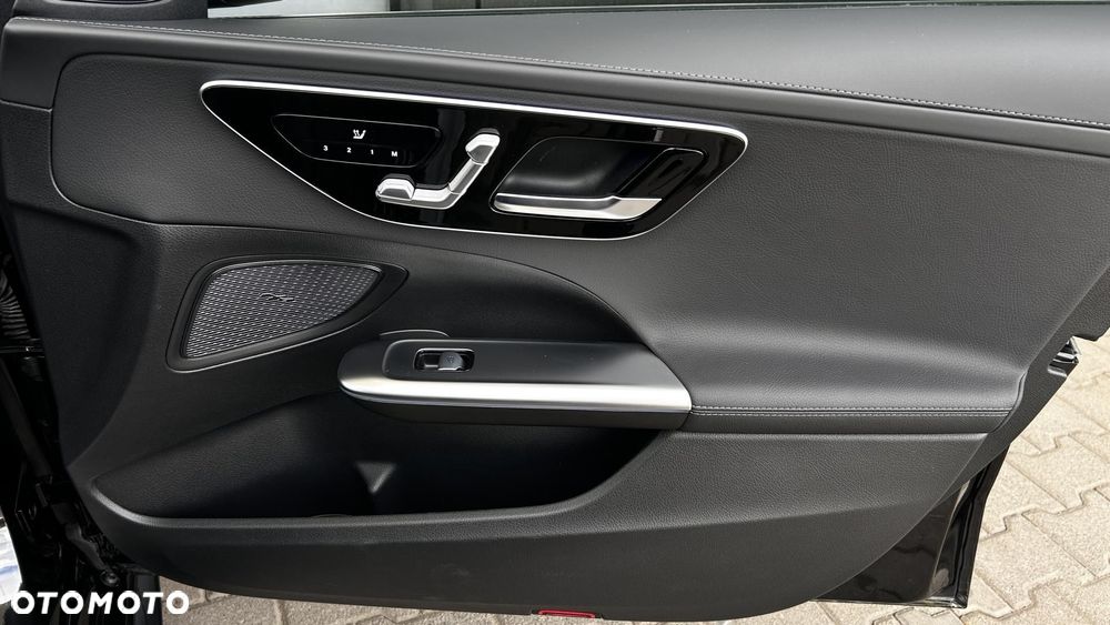 Mercedes-Benz Klasa C 220 d 4Matic 9G-TRONIC Edition AMG Line - 24