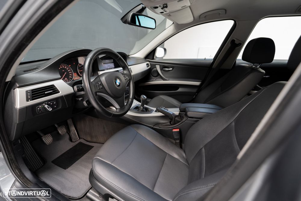 BMW 318 d Navigation Sport - 20