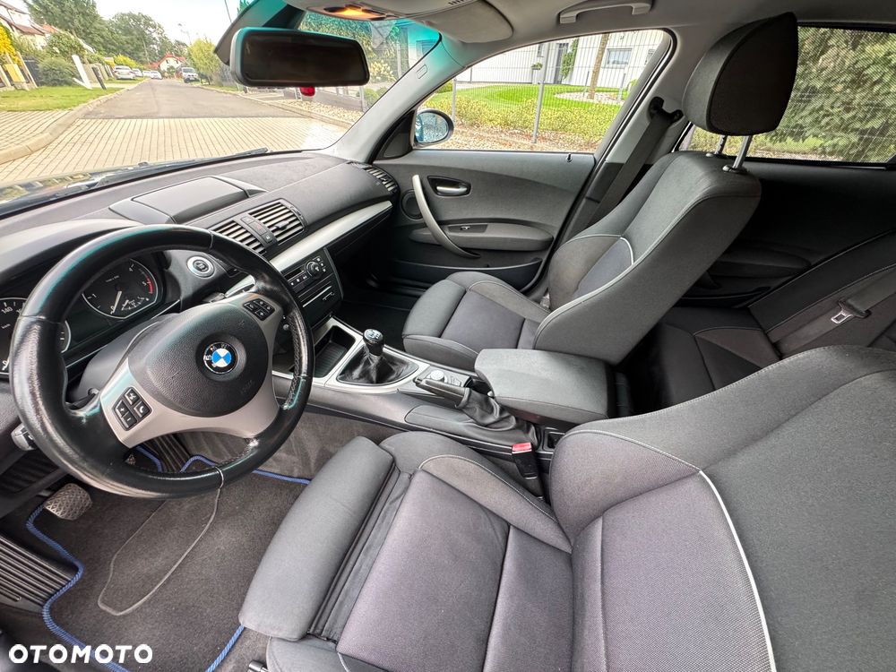 BMW Seria 1 120d - 23