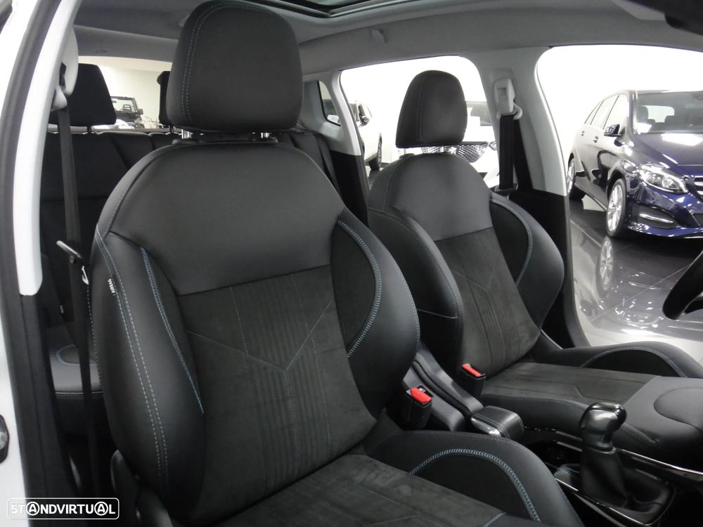 Peugeot 2008 PureTech 110 GPF Stop&Start EAT6 Crossway - 27