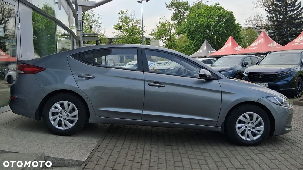 Hyundai Elantra 1.6 Comfort - 5