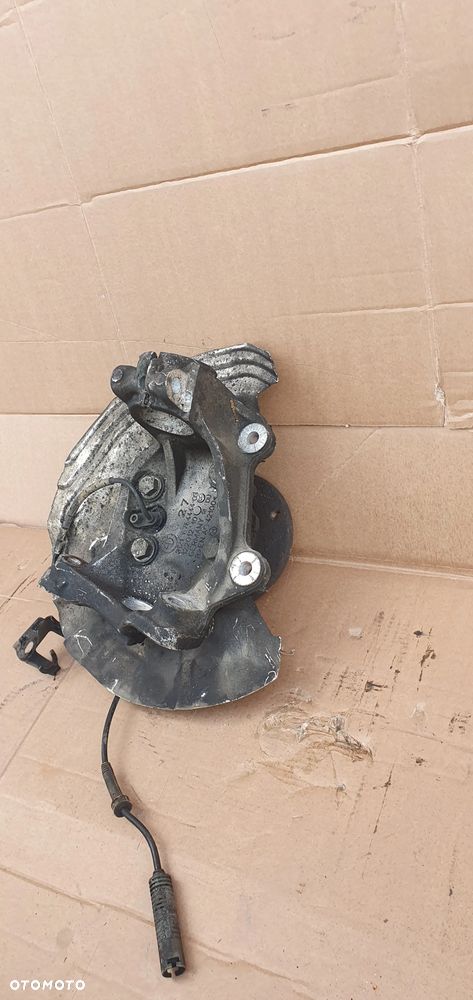 Zwrotnica piasta prawy przód przednia prawa BMW 3 E91 6764444 - 6