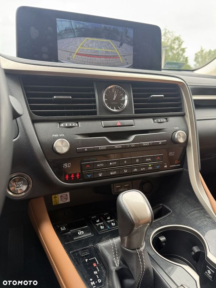 Lexus RX - 15