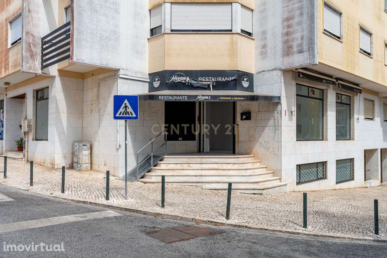 Loja Remodelada com 73m² - Centro do Cacém - Grande imagem: 2/25