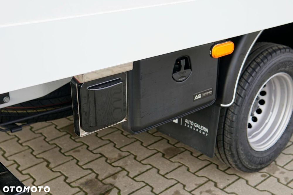 Mercedes-Benz Sprinter - 23