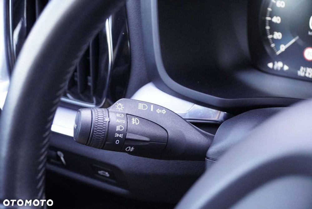 Volvo V60 D4 Geartronic Momentum Pro - 26