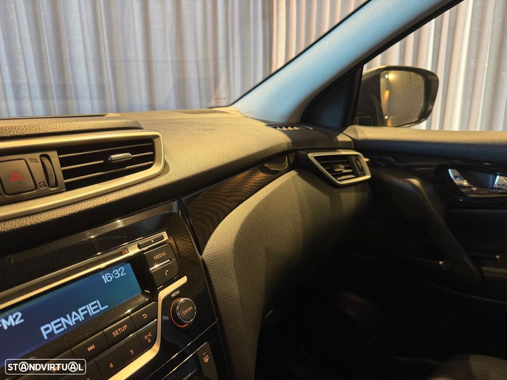 Nissan Qashqai 1.6 dCi N-Connecta RS+PS 4x4i - 27