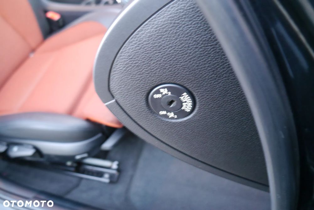BMW Seria 1 118d - 32