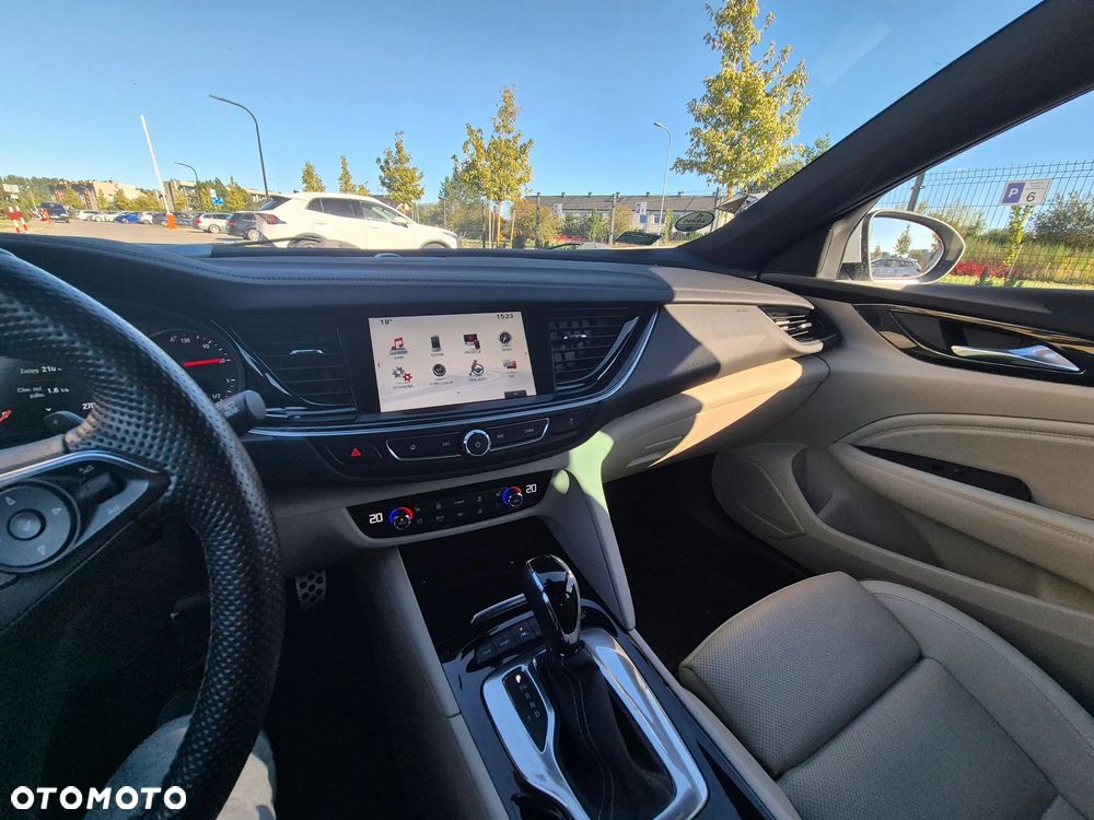 Opel Insignia - 12