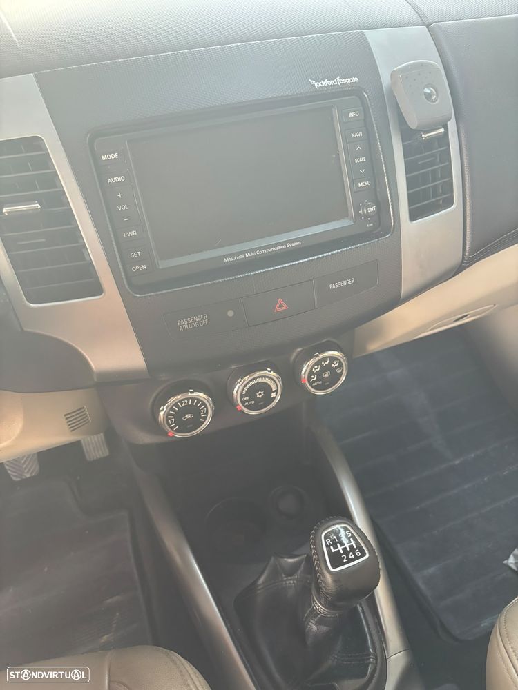 Mitsubishi Outlander 2.2 DI-D Instyle 4WD - 3