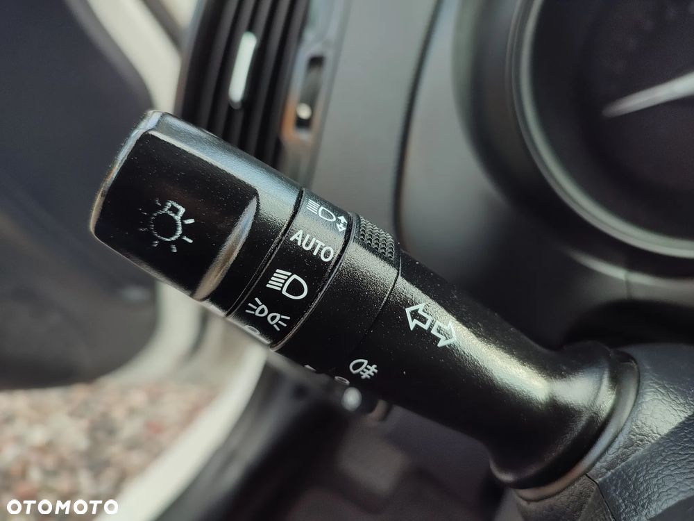 Kia Rio 1.2 Dream Team Edition - 21