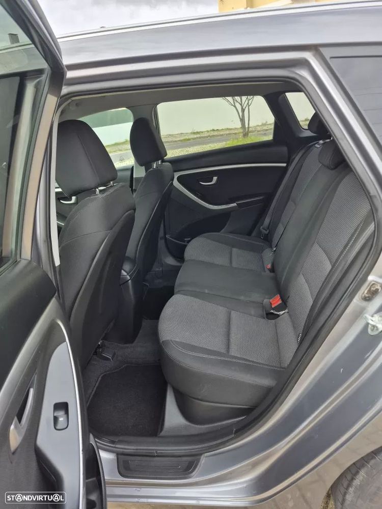 Hyundai i30 SW 1.4 CRDi Blue Active - 14