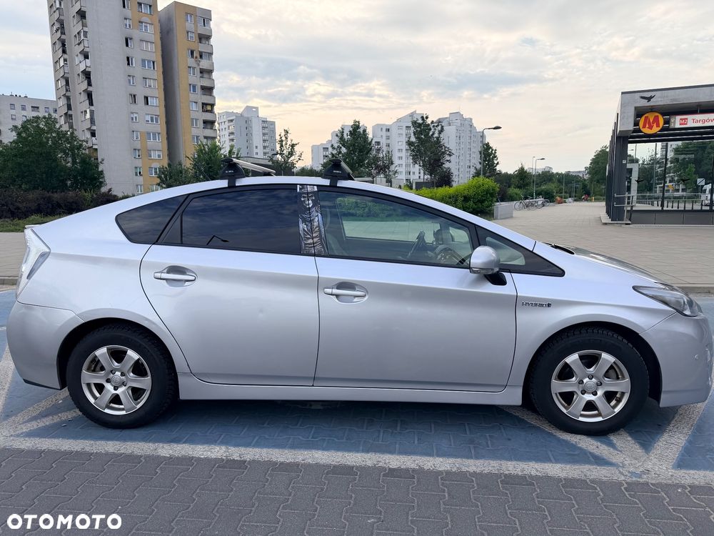 Toyota Prius 1.8 HSD Prestige - 4