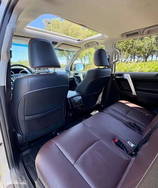 Toyota Land Cruiser - 11