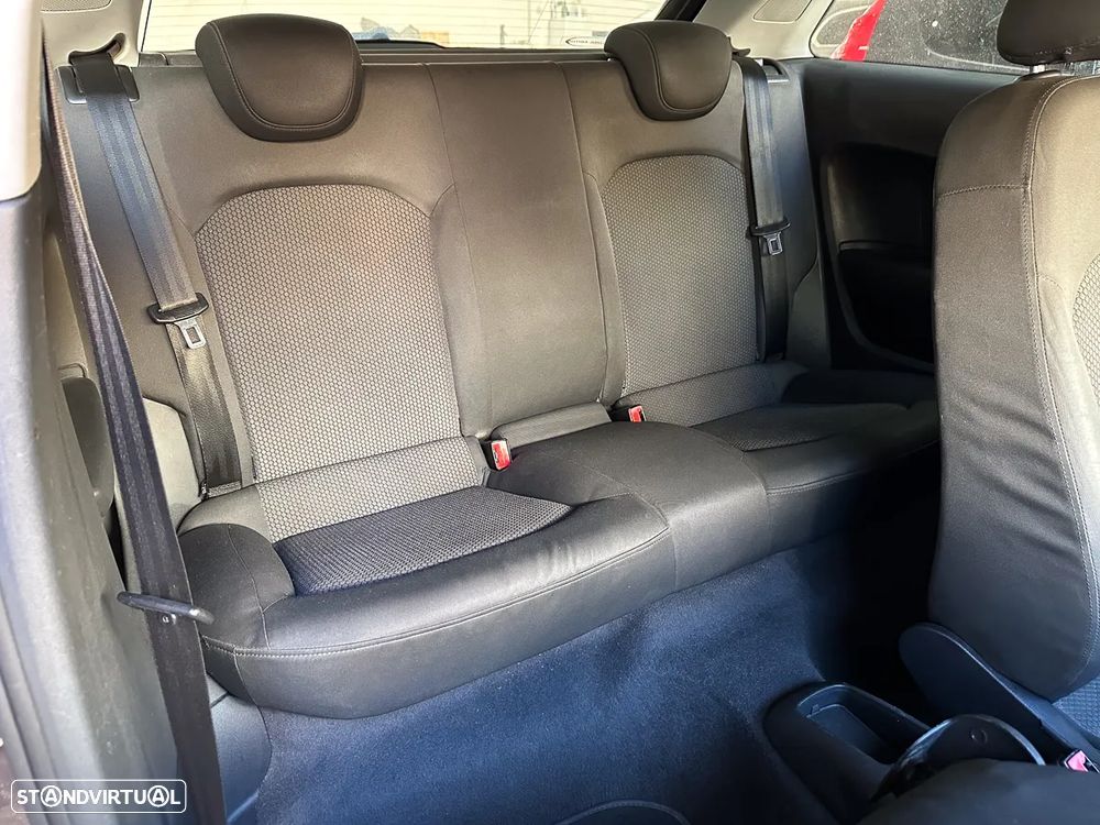 Audi A1 1.6 TDI Attraction - 13
