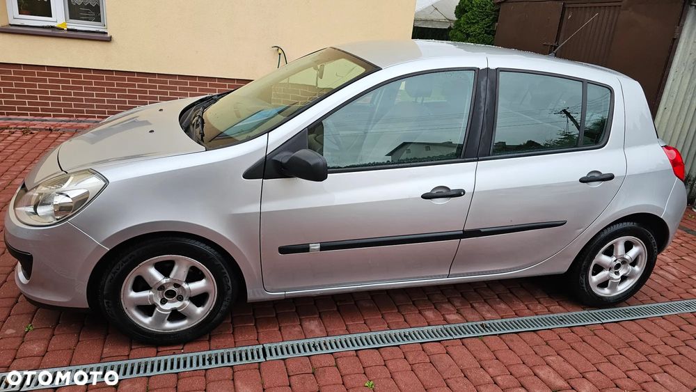 Renault Clio 1.6 Confort Privilege - 14