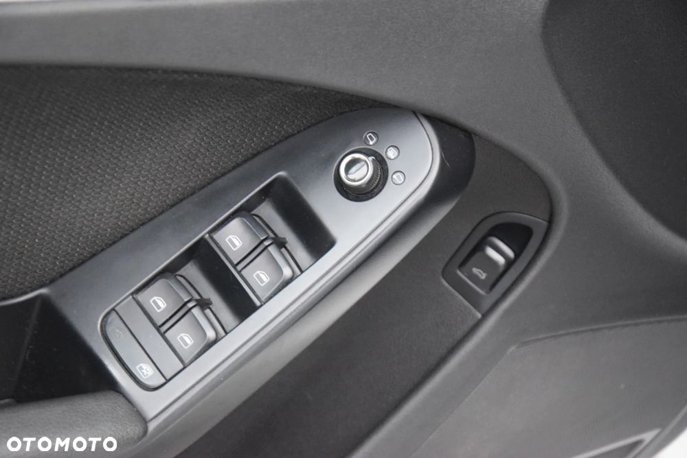 Audi A4 Limousine - 15