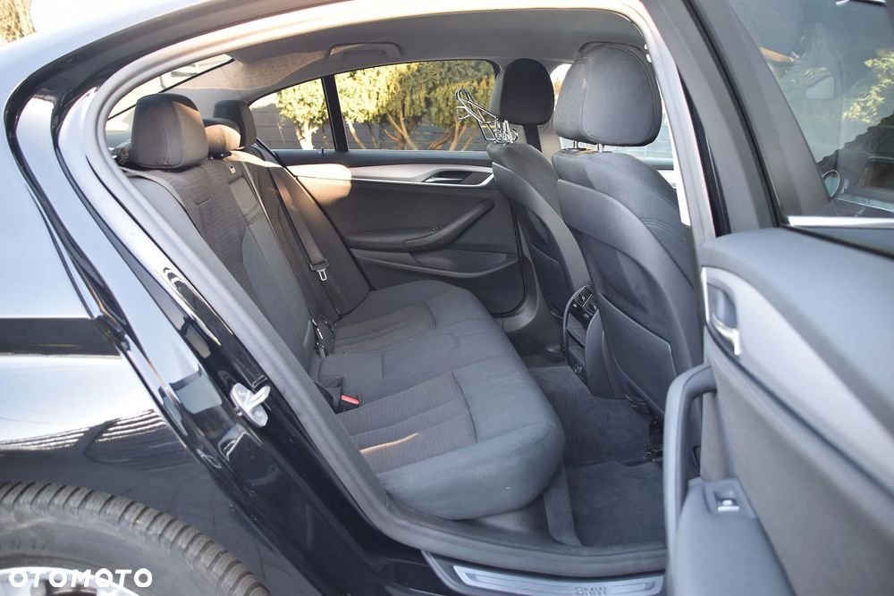 BMW Seria 5 518d - 13