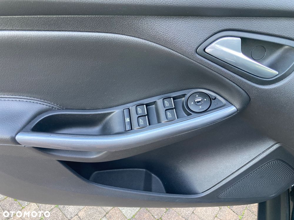 Ford Focus 1.6 EcoBoost Titanium - 17