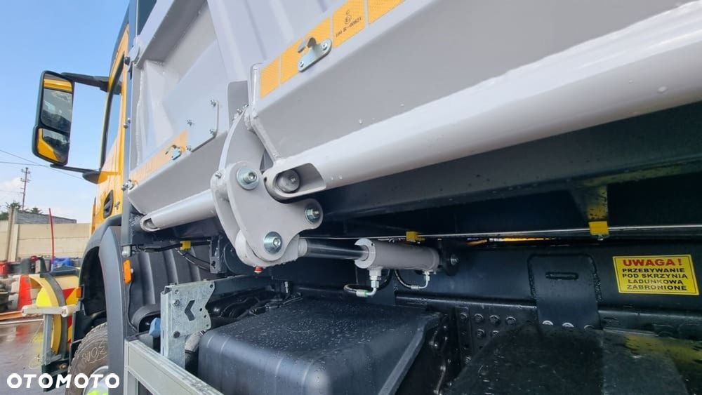 Mercedes-Benz Arocs 1824 - 12