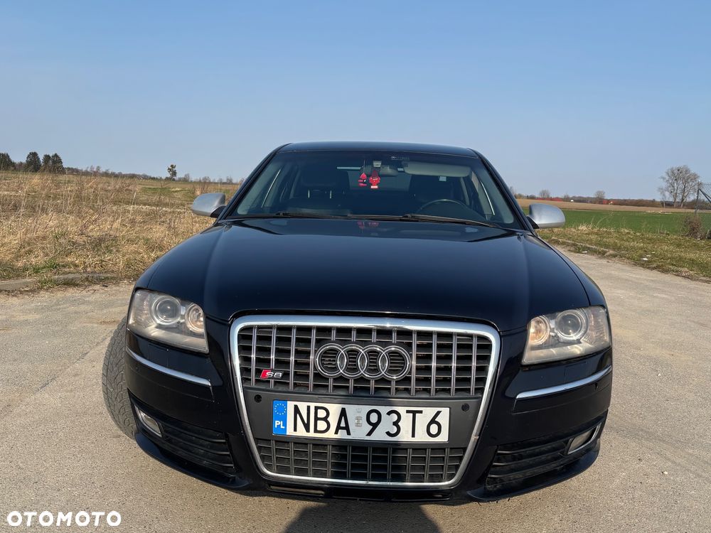 Audi A8 4.2 Quattro - 11