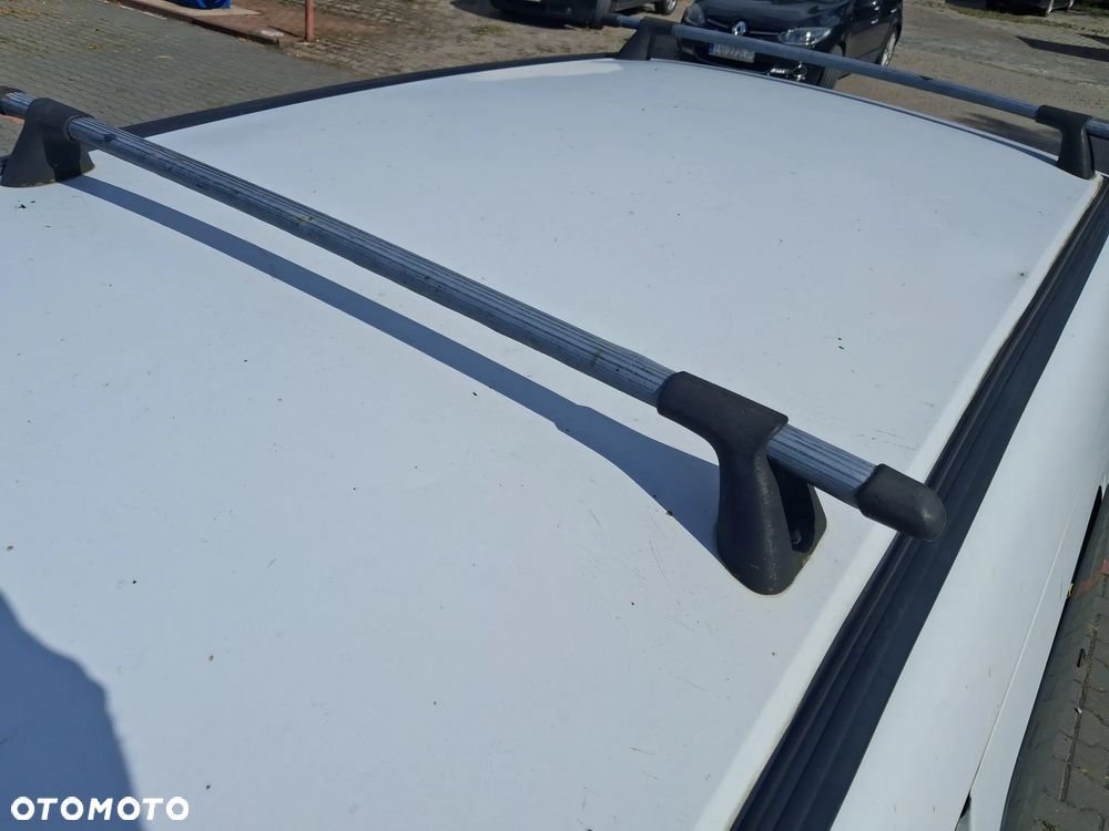 Renault Kangoo 1 I FL Lift silnik kompletny 1.5 Dci K9K718 K9K 718 skrzynia biegów drzwi maska klapa zderzak błotnik lakier D389 Biały szyba lusterko turbina czujnik ciśnienia paliwa pompa wtrysk przewód wąż rura intercooler alternator rozrusznik przepływomierz sterownik moduł łapa stacyjka mechanizm klamka zamek pompa wspomagania przewód chłodnica kolektor maglownica belka sanki zwrotnica zacisk hamulcowy osłona atrapa lampa reflektor fotel sprężarka klimatyzacji panel nawiewu dmuchawa wentylator fotel boczek kanapa relingi UCH lewarek półka bagażnika tłumik wydech NA CZĘŚCI - 18