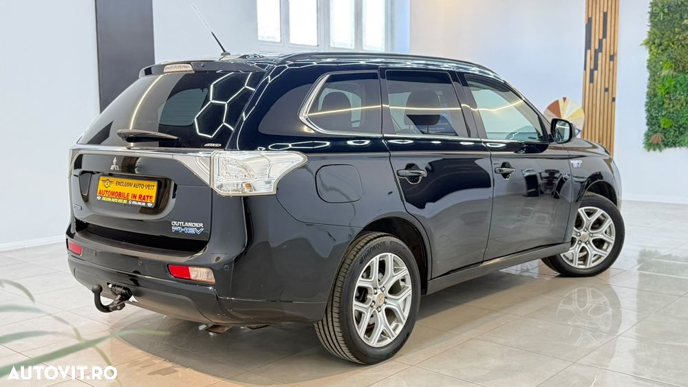 Mitsubishi Outlander - 4